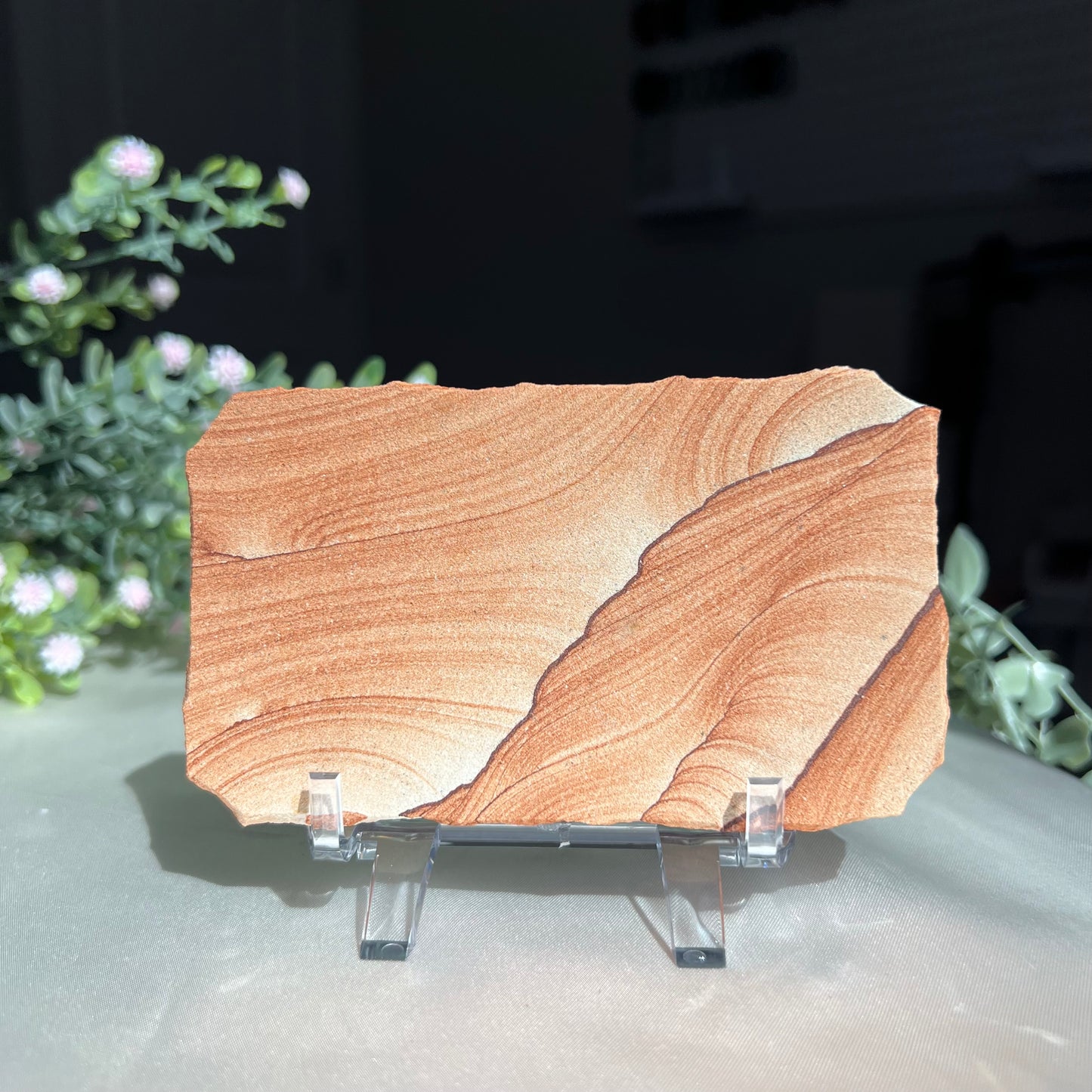 Sandstone Arizona Sierra Slab Picture with a Stand from Utah and Arizona Border